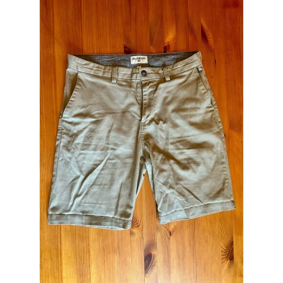 BillaBong Men's Shorts Cotton Khaki Color Size 32 - Picture 1 of 10